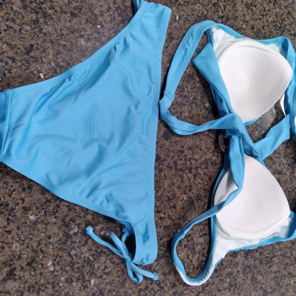 Bikini set - Picture 2 of 4